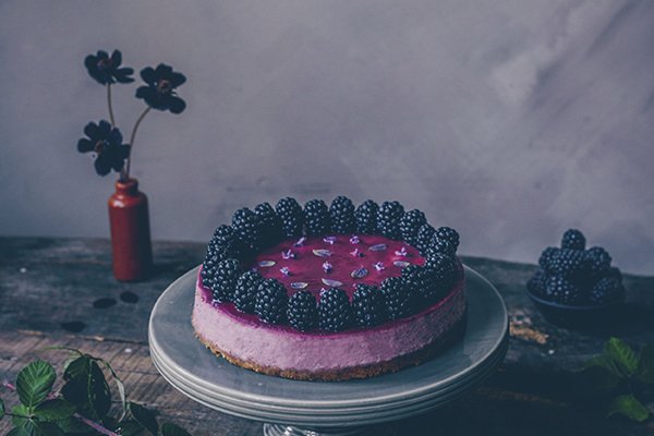 10-frauherzblut-autumn-gathering-brombeer-cheesecake.png